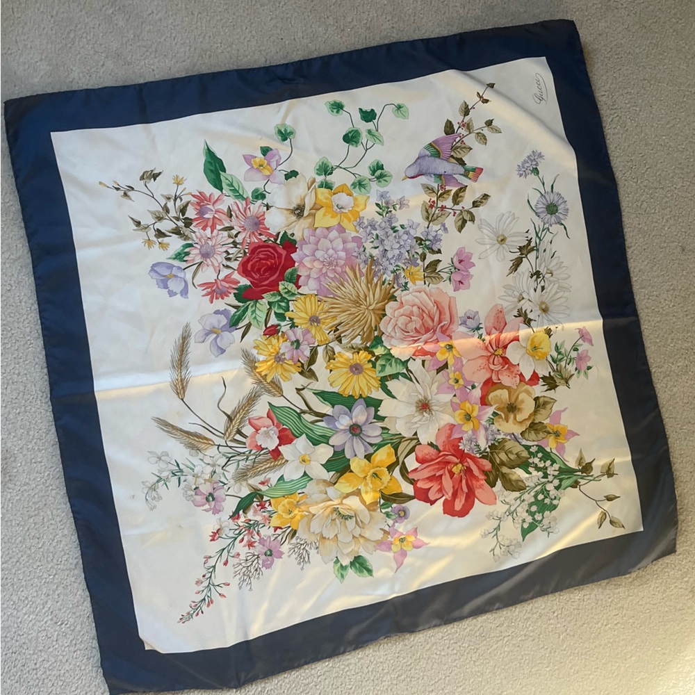 GUCCI silk scarf made in Italy bird and flower motif 100% silk